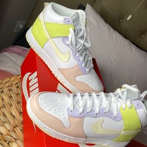 Nike Dunk High Women’s